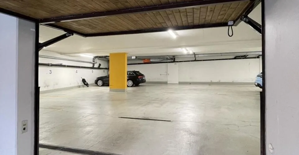Autoeinstellplatz in Tiefgarage zu vermieten, Zürich Kreis 6 – foto 3 di 3