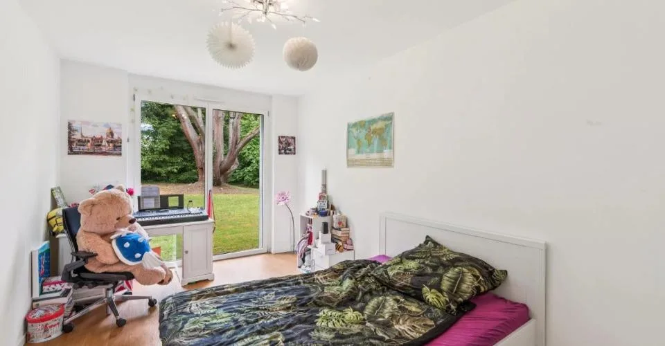 MAGNIFIQUE APPARTEMENT AVEC 4 CHAMBRES & 1300 M² DE JARDIN ! – Foto 7 von 13