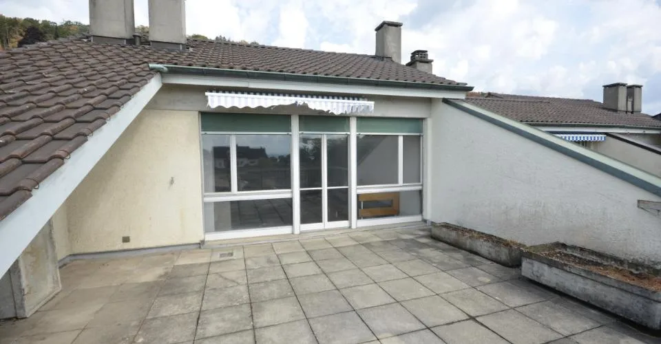 Hauterive - Appartement en attique avec vue sur le lac et les Alpes. – Foto 9 von 13