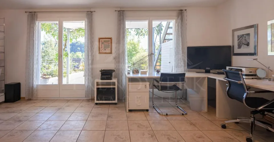 Spacieuse maison jumelée de 5 pièces avec deux places de parking – foto 11 di 13