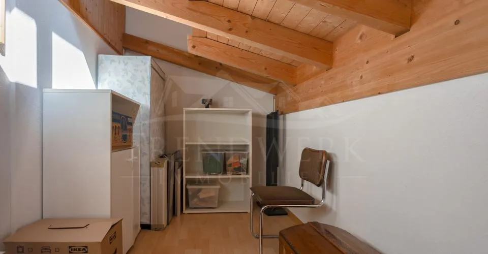 Spacieuse maison jumelée de 5 pièces avec deux places de parking – foto 9 di 13