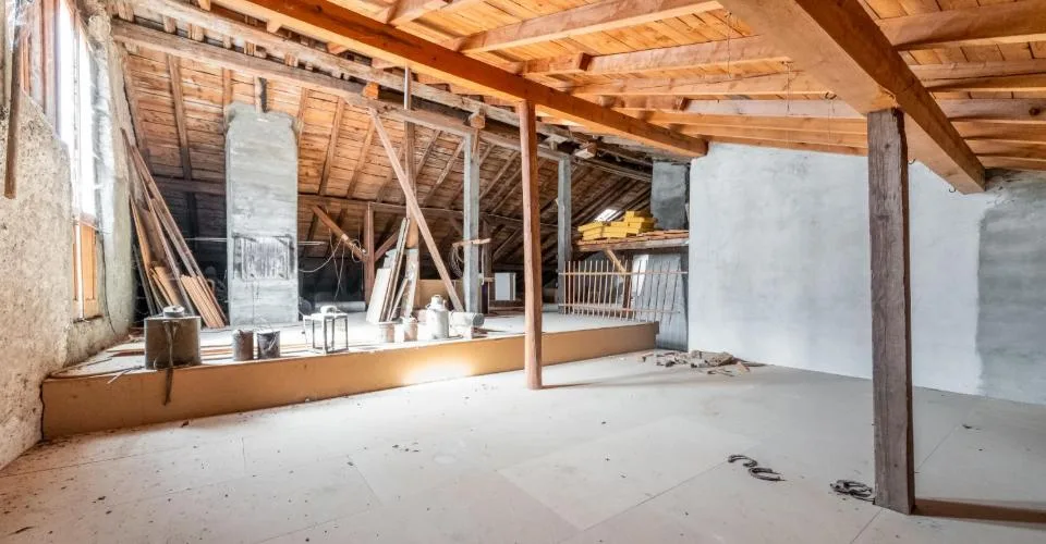 Maison villageoise et grange à fort potentiel – photo 7 sur 13