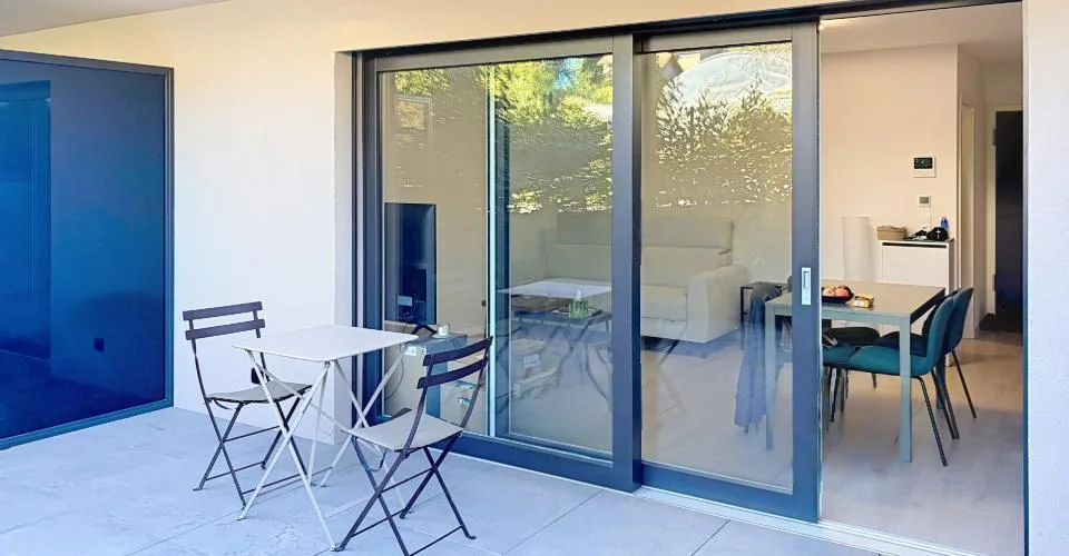 Romanel – charmantes Studio mit Terrasse – Foto 4 von 13