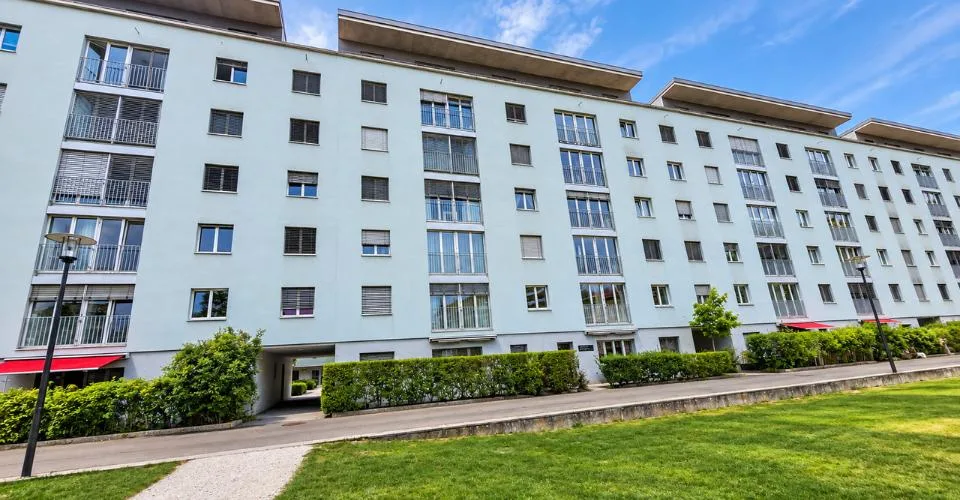 FRIBOURG, VIVRE LA VILLE, FACE À LA VERDURE-RARE-OPPORTUNITÉ – foto 12 di 16