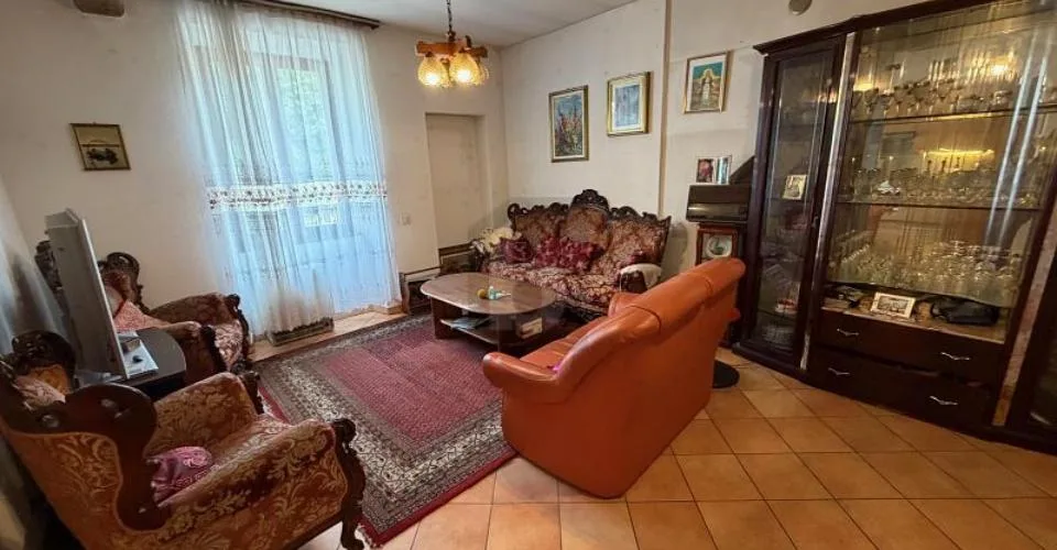 SPAZIOSA IN ZONA TRANQUILLA – Foto 5 von 6