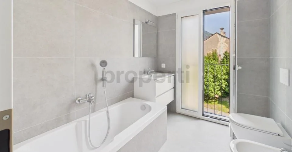 Modern 3.5-room apartment with internal parking, Biasca – photo 23 of 26