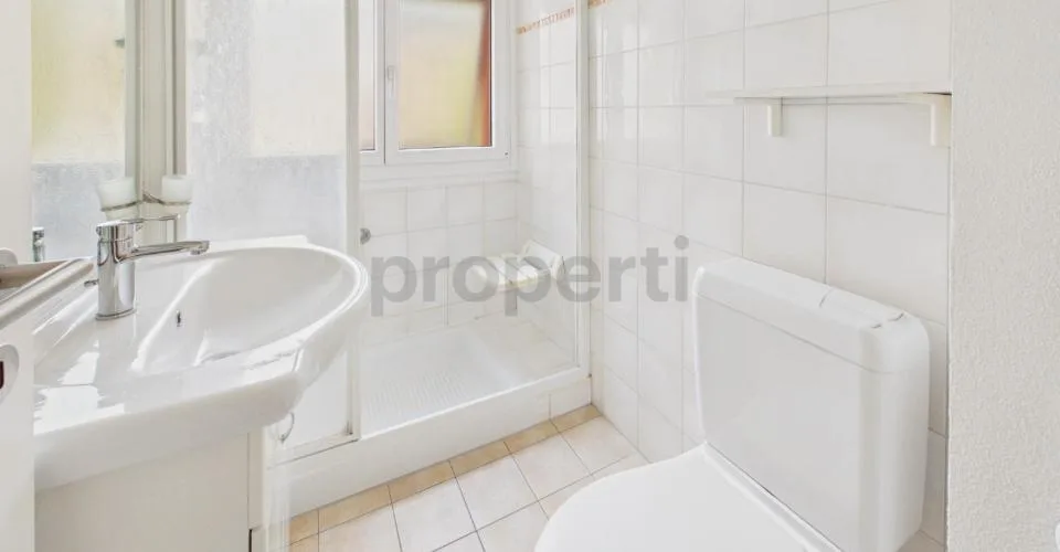 Appartement élégant rénové avec balcon – photo 19 sur 22