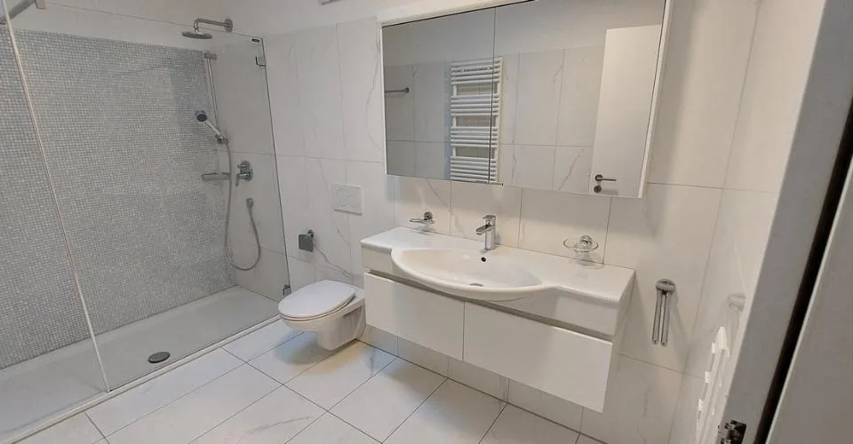 Moderne Wohnung (Baujahr 2017) im Herzen der Vallemaggia mit hochwertigen Ausstattungen und Bergblick – Foto 14 von 16
