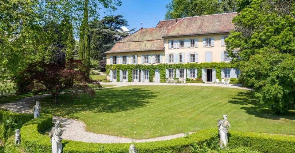Propriété exceptionnelle et rare à la vente – Foto 2 von 8