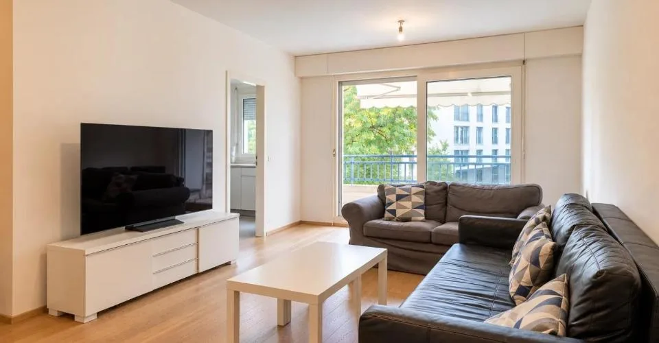 Florissant-Malagnou | Elegante 4-Zimmer-Wohnung von 97 m² mit Balkon und Parkplatz – Foto 2 von 7