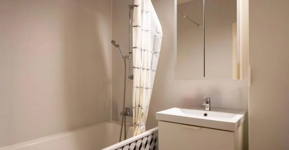 Florissant-Malagnou | Elegante 4-Zimmer-Wohnung von 97 m² mit Balkon und Parkplatz – Foto 7 von 7