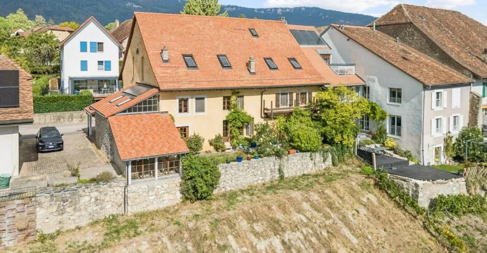 Maison de caractère avec une vue magnifique – photo 1 sur 26