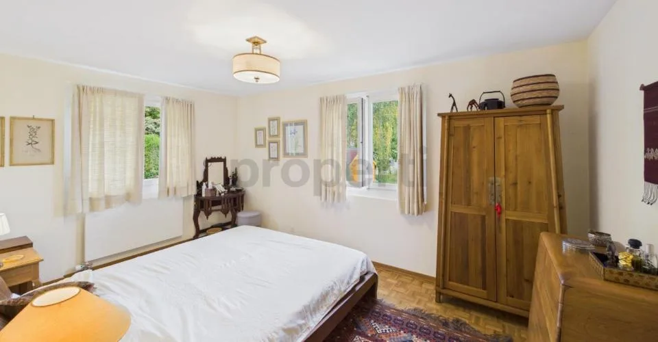 Grand jardin, magnifique véranda, rez-de-chaussée lumineux, 4 chambres ! – photo 21 sur 27