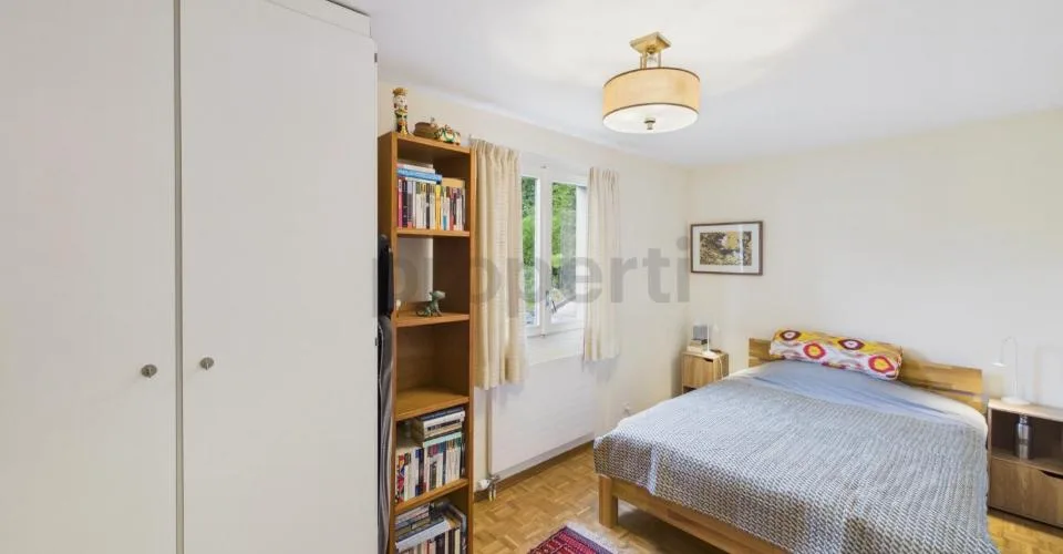 Grand jardin, magnifique véranda, rez-de-chaussée lumineux, 4 chambres ! – photo 20 sur 27