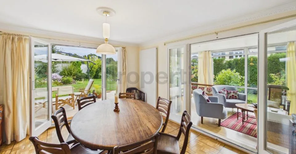 Grand jardin, magnifique véranda, rez-de-chaussée lumineux, 4 chambres ! – photo 17 sur 27