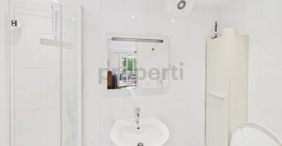 Grand jardin, magnifique véranda, rez-de-chaussée lumineux, 4 chambres ! – photo 24 sur 27