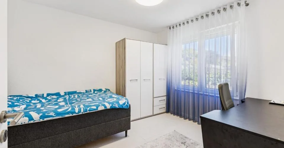 Belle villa individuelle rénovée avec jardin et garage box – Foto 8 von 24