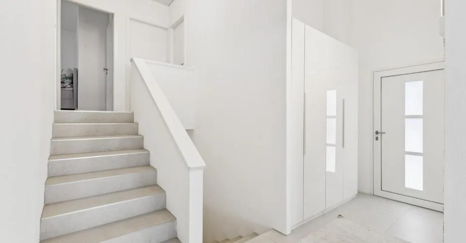 Belle villa individuelle rénovée avec jardin et garage box – Foto 10 von 24