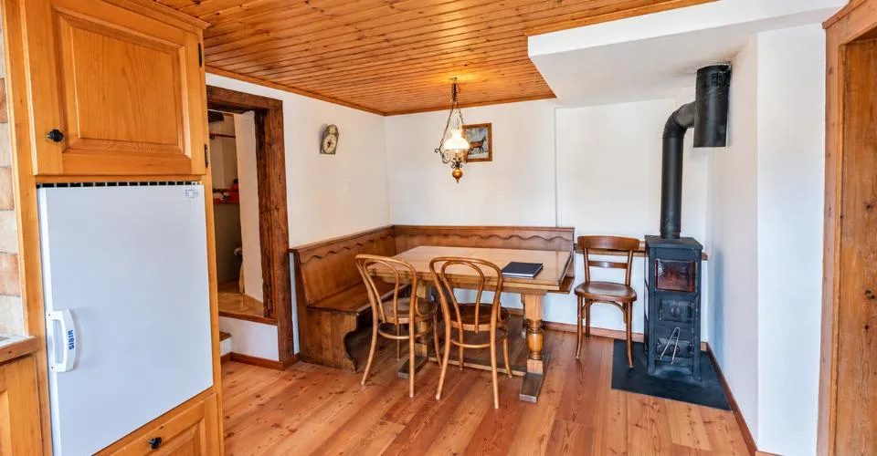 Appartement de caractère à louer à l'année dans un cadre alpin – photo 4 sur 11