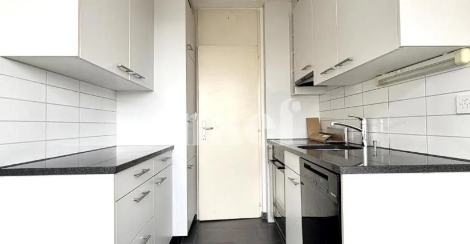 Bel appartement de 4 pièces avec balcon à Neuchâtel – Foto 2 von 10