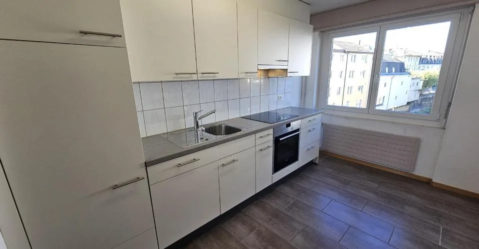 Zu vermieten in Delémont 3,5-Zimmer-Wohnung im 2. Stock – Foto 3 von 13