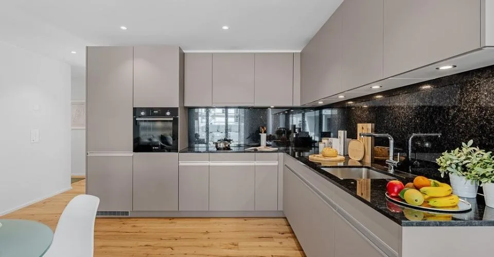 Vivere con stile in un appartamento moderno di 3,5 locali – foto 3 di 8