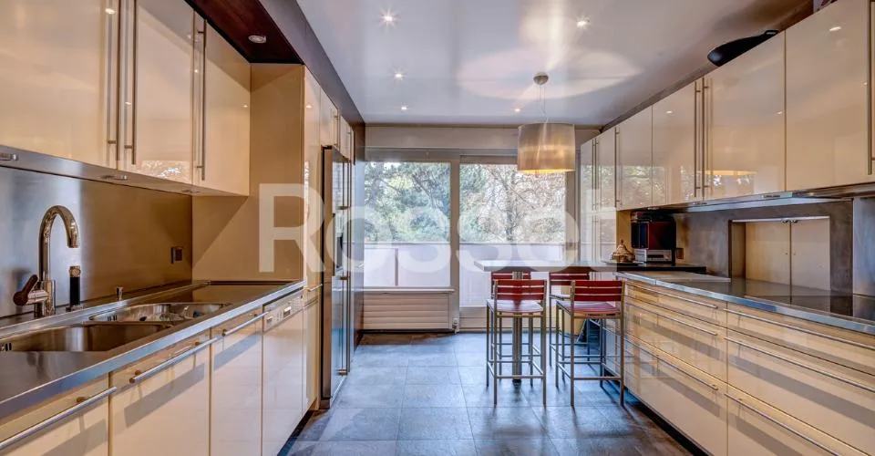 En Exclusivité : Appartement d'Exception de 8 pièces à Frontenex – photo 3 sur 3