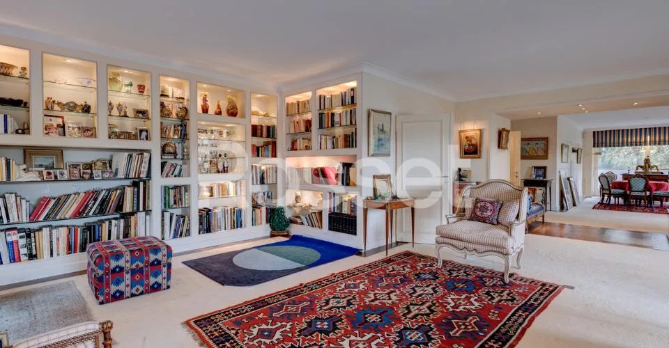 En Exclusivité : Appartement d'Exception de 8 pièces à Frontenex – photo 2 sur 3