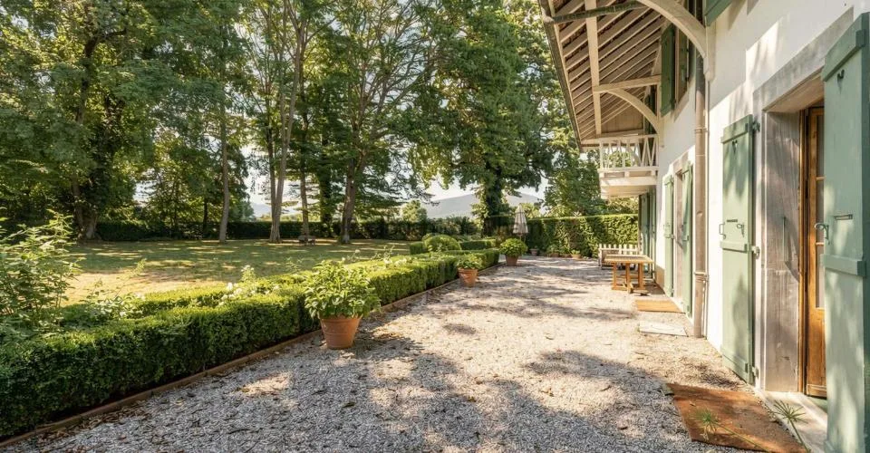 Élégante maison de caractère au coeur de la campagne genevoise – photo 4 sur 12