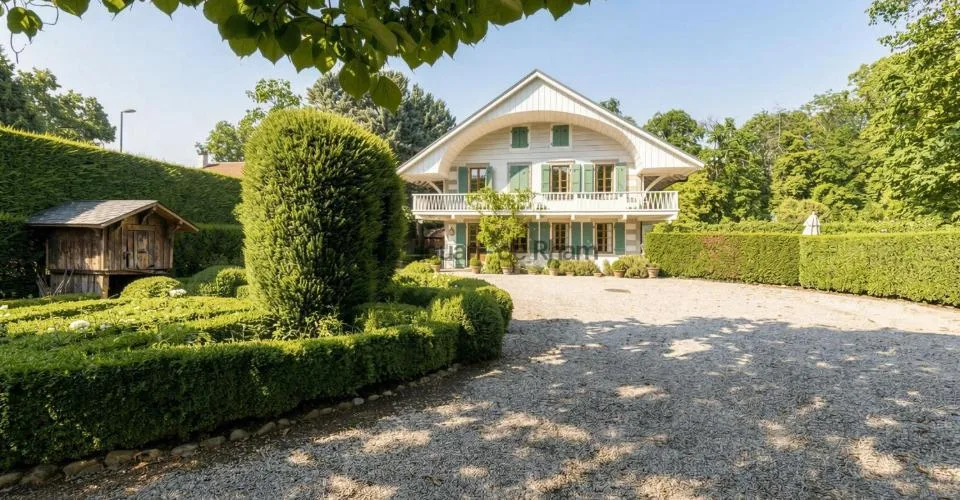 Élégante maison de caractère au coeur de la campagne genevoise – photo 2 sur 12