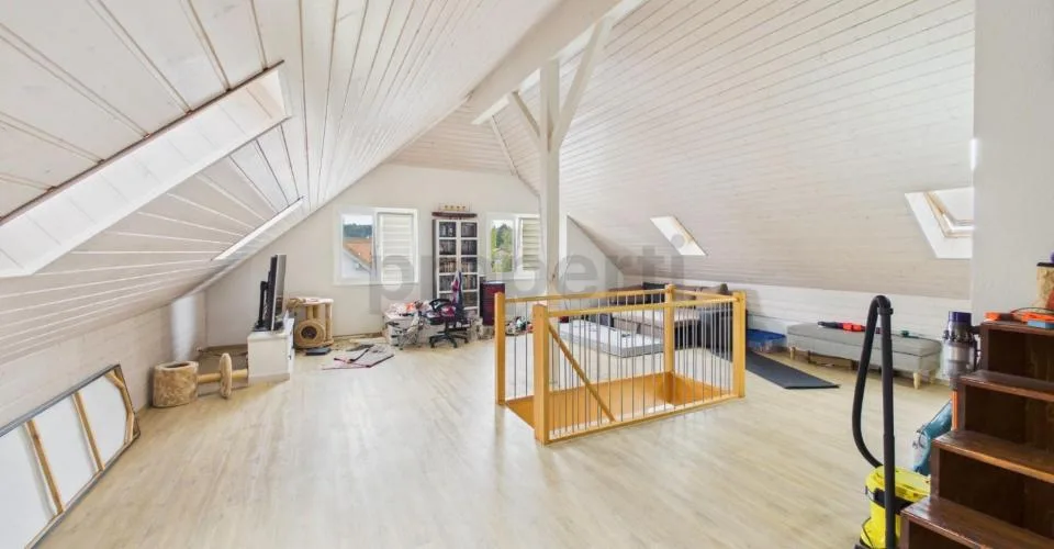 Duplex, Schöne Helligkeit, Privater Sonniger Balkon, Fußbodenheizung, Rollstuhlzugang mit Aufzug & Schulen in 90m! – Foto 8 von 24
