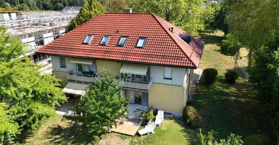 Résidence Maison Jaune Appartement duplex avec jardin – Foto 9 von 12