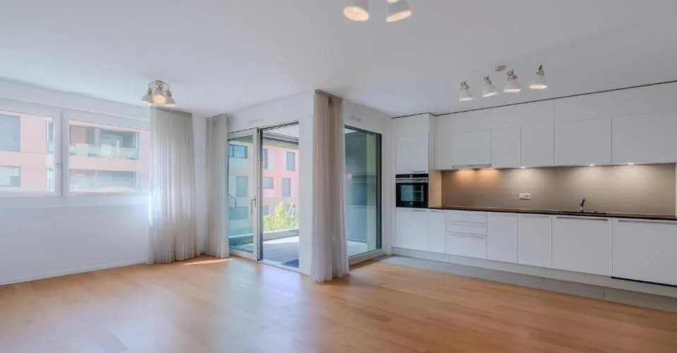 Appartement 3.5 pièces comme neuf avec loggia à Orbe – foto 7 di 13