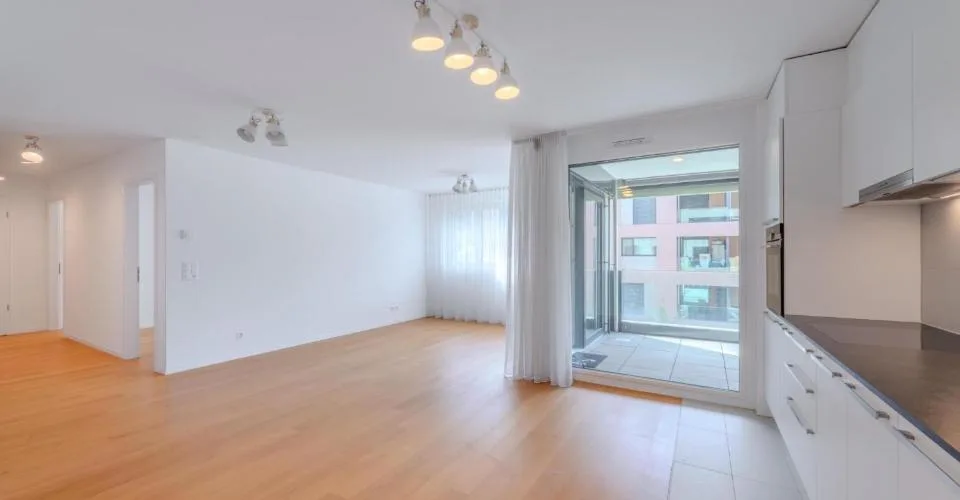 Appartement 3.5 pièces comme neuf avec loggia à Orbe – foto 5 di 13