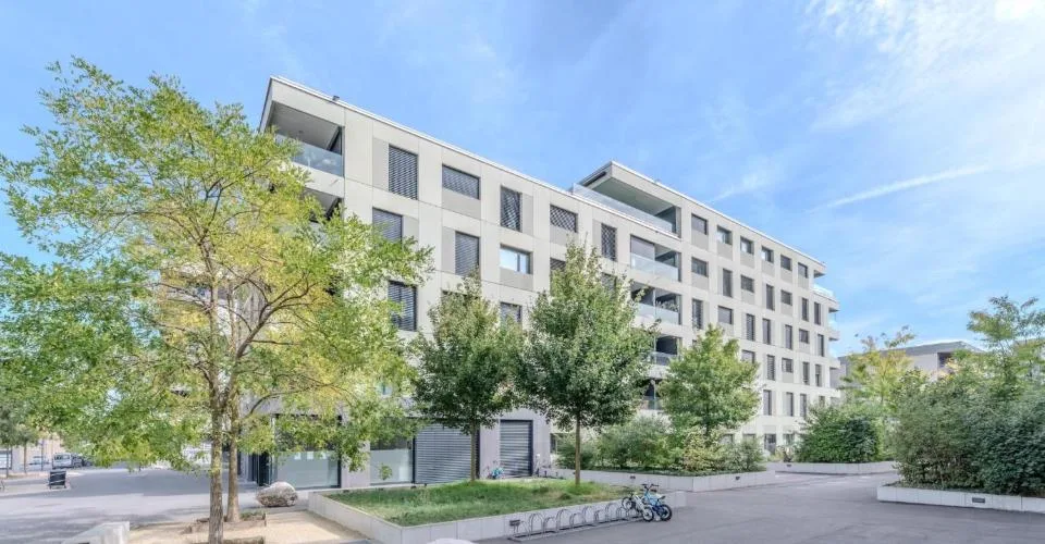Appartement 3.5 pièces comme neuf avec loggia à Orbe – foto 2 di 13