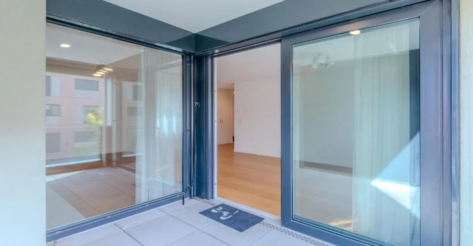 Appartement 3.5 pièces comme neuf avec loggia à Orbe – foto 3 di 13