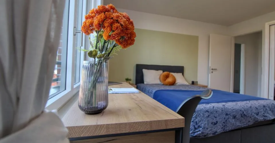 Appartement vivant spacieux à Crissier avec salle de bain privée – Foto 3 von 37