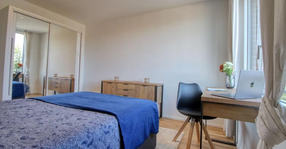 Appartement vivant spacieux à Crissier avec salle de bain privée – Foto 10 von 37
