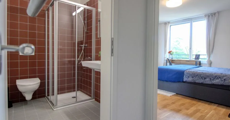 Appartement vivant spacieux à Crissier avec salle de bain privée – Foto 4 von 37