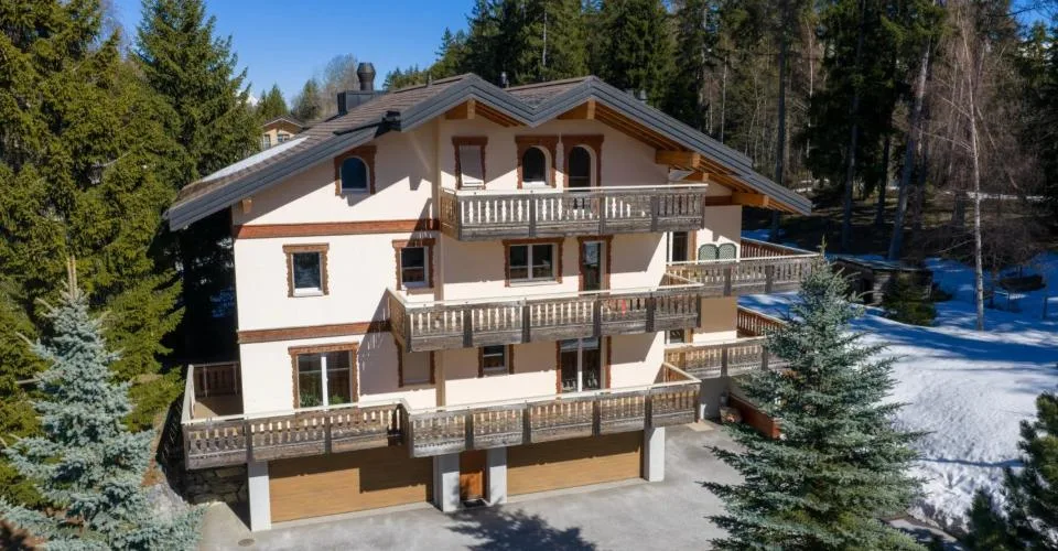 Bâtiment de trois logements sur le Golf de Crans-Montana – photo 8 of 13