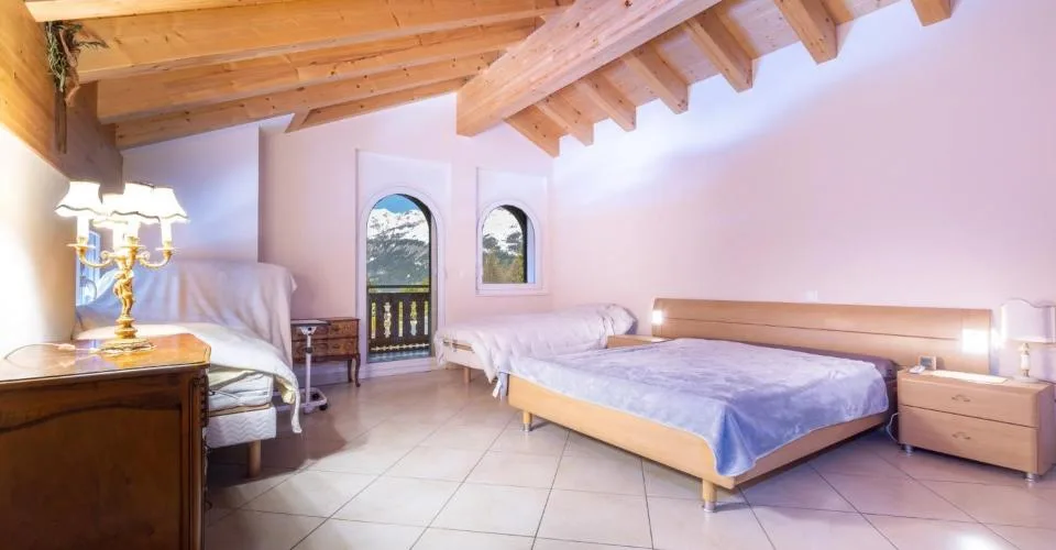Bâtiment de trois logements sur le Golf de Crans-Montana – photo 10 of 13