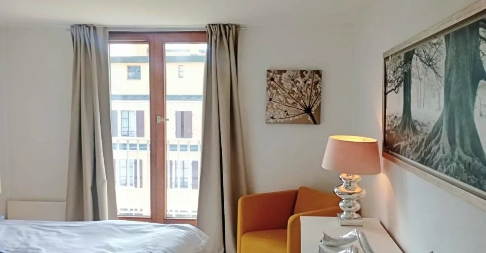 PLAINPALAIS - Appartement Attique Meublé 4 pièces ≈60 m² + 2 Balcons – Foto 5 von 9