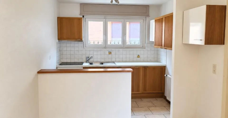 Charmant 2.5 pièces au 2ème étage – Vue imprenable sur le lac – Foto 4 von 5