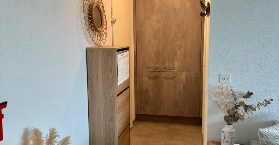 Charmant 2.5 pièces rénové avec deux grands balcons – Foto 5 von 5