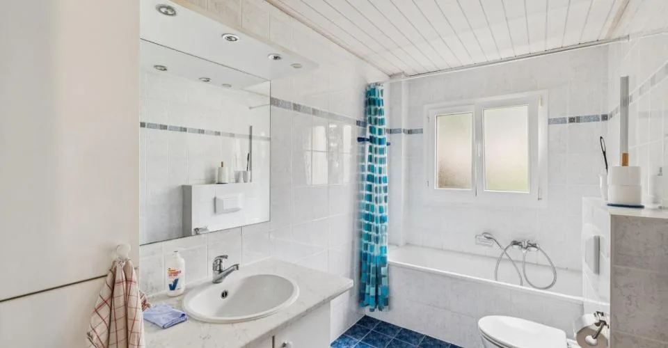 Beautiful 5.5-room individual villa offering lovely volumes – photo 10 of 13