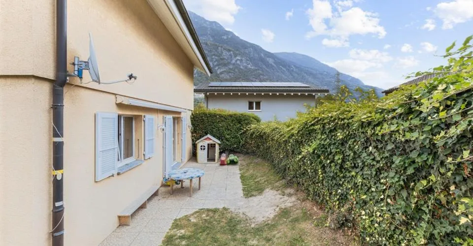 Beautiful 5.5-room individual villa offering lovely volumes – photo 12 of 13