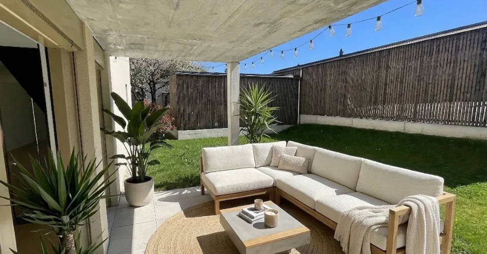 Ein Triplex mit Garten, das wie ein Haus von über 200 m2 gestaltet ist – Foto 2 von 13