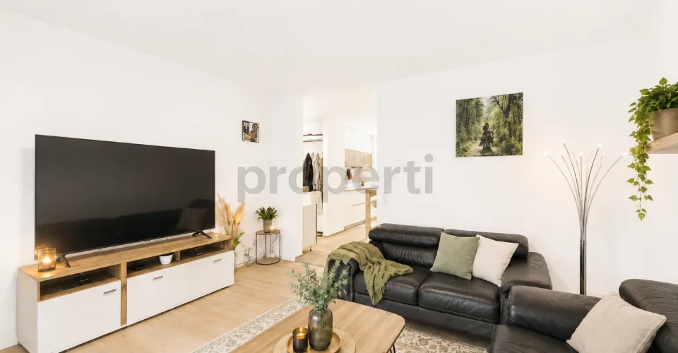 Renovated living comfort with balcony and green view in Rheineck – photo 12 of 22