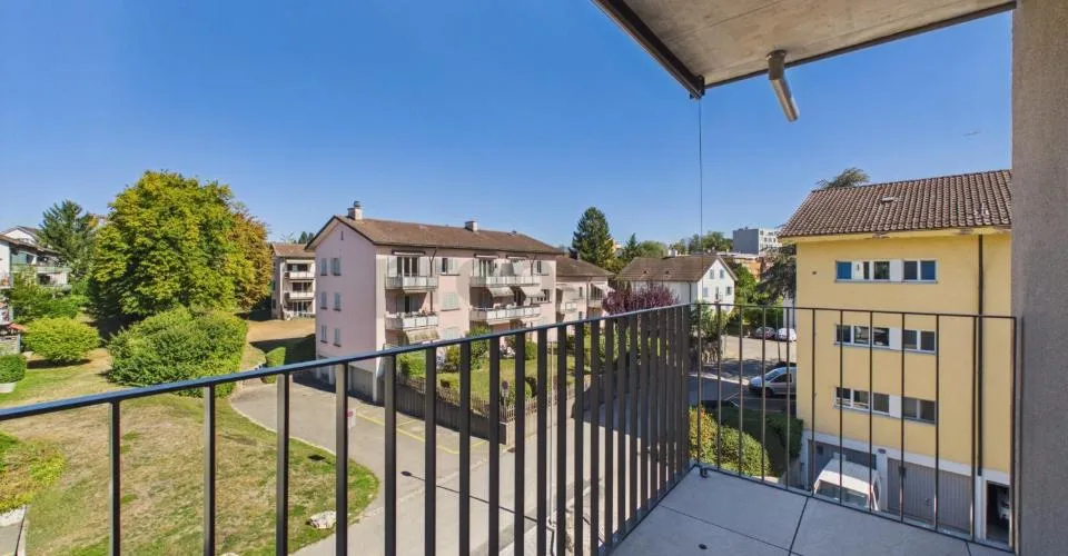 Sonniger Balkon, Minergie-Standard, Lift & Perfekte ÖV-Anbindung! – Foto 13 von 14