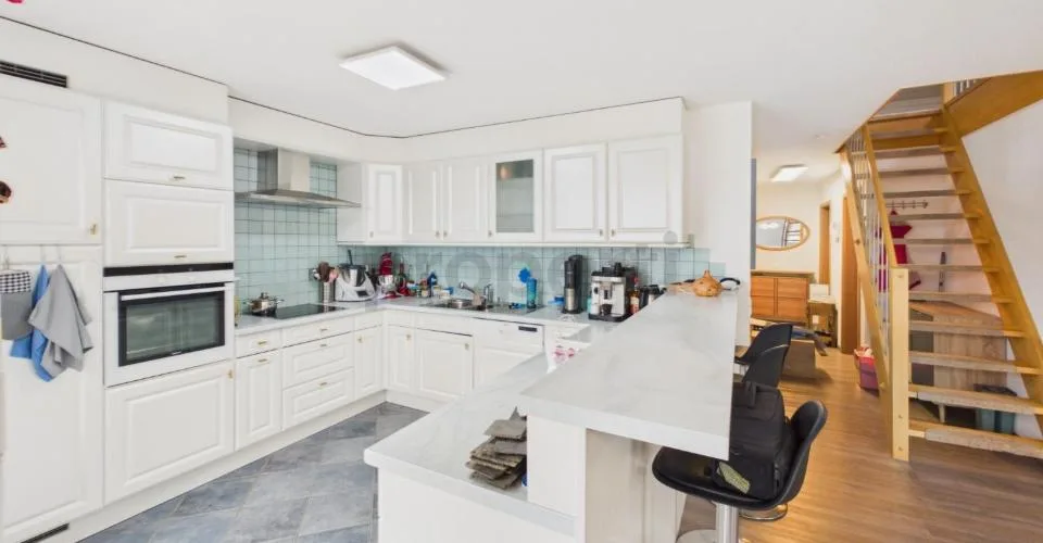 En Duplex, Belle Luminosité, Balcon Privé Ensoleillé, Chauffage au ... – Foto 16 von 24